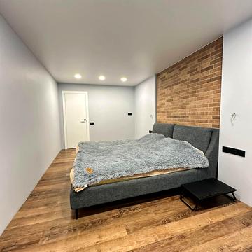 Набережна Перемоги вул., 124-А