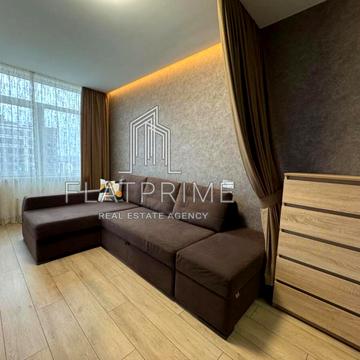 Юнацька вул., 4