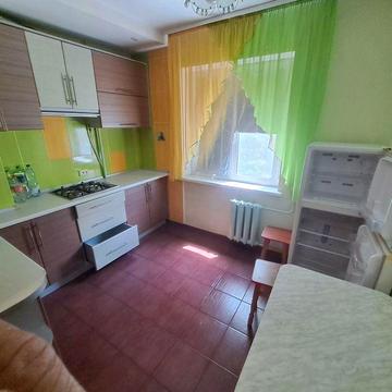 Оренда 1 кімнатна 4/9 площ 36 м2 кух 9 в центрі вул Котляревського 4.