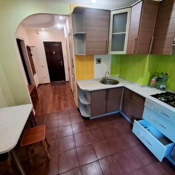 Оренда 1 кімнатна 4/9 площ 36 м2 кух 9 в центрі вул Котляревського 4.