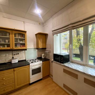 Новодарницька вул., 13/18