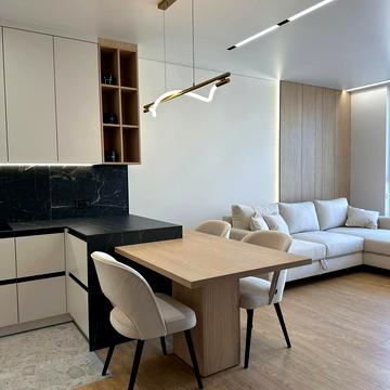 Героїв Майдану вул., 15