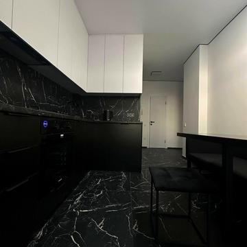 Леоніда Перфецького вул., 2