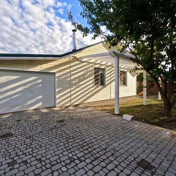 Одноповерховий будинок