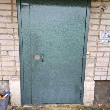 Продам двокімнатні квартиру.