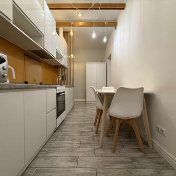 Івана Франка вул., 60