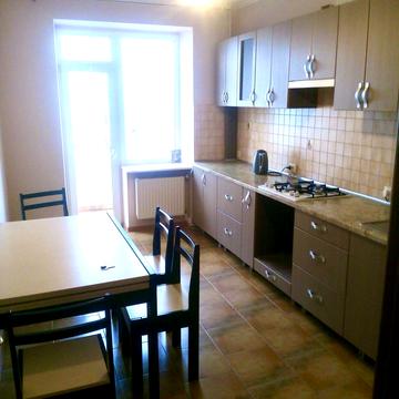 Степана Васильченка вул., 14