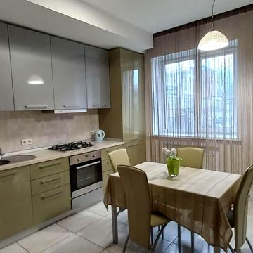 Полігонна вул. (Погребняка), 10-Б