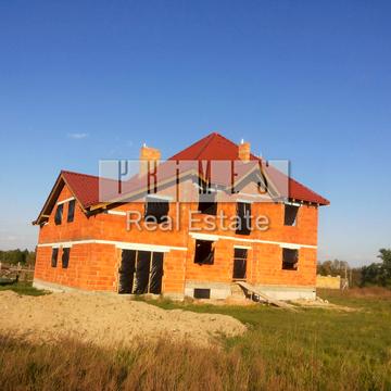 Центральна вул.