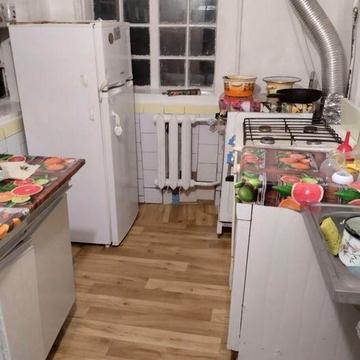 Здам 3 кімнатну частину будинку в центрі міста