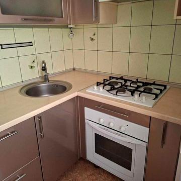 Продам однокомнатную квартиру с ремонтом и мебелью на Бородинском