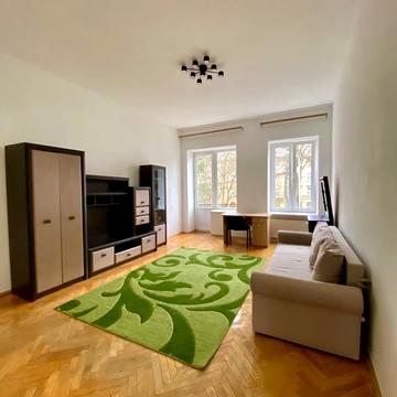 Личаківська вул. (), 21