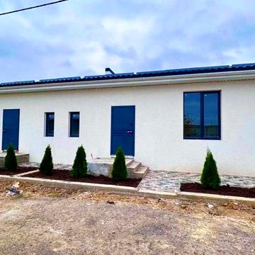 У продажу одноповерховий дуплекс с безпечним укриттям.