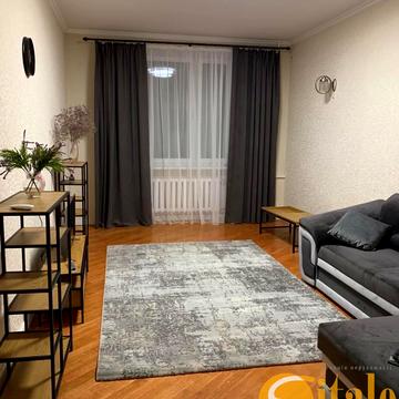 Соборний просп. (Леніна), 182