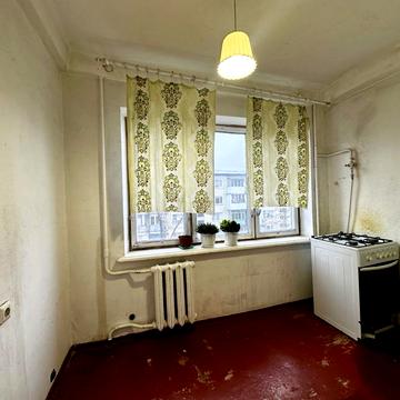 Братиславська вул., 18