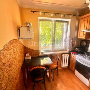 Медової Печери вул. (), 11