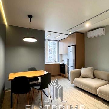 Дмитрівська вул., 60