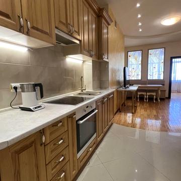 Генуезька вул., 5