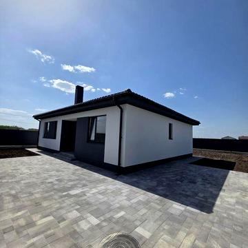 Продаж нового одноповерхового будинку з ремонтом