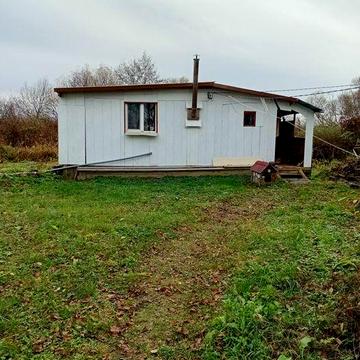 Продам участок з постпойкою, 0,25 соток, всі питання по телефону