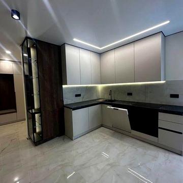 Продаж готової 1 км квартири біля парку та озера ЖК Манхетин