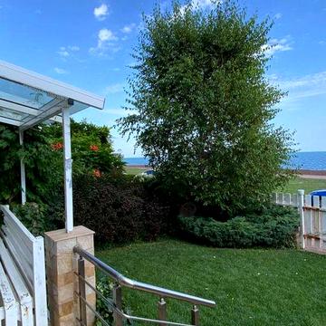 Аренда коттеджа, первая линия моря. Совиньон-1