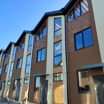 Чорноморська, 9