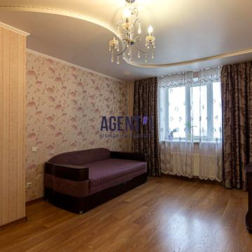 Академіка Амосова вул., 22