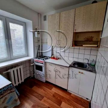 Лісний пров., 8