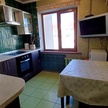 Ярослава Баїса вул. (Володимира Висоцького), 2