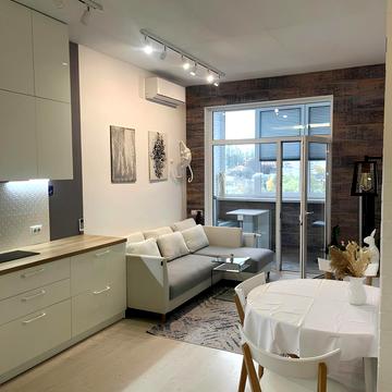 Джона Маккейна вул. (Івана Кудрі), 1