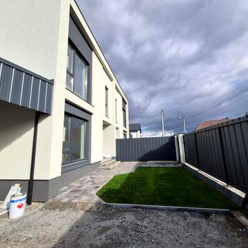 Таунхауз поруч з парком Олександрія