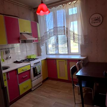 Металургів просп., 8