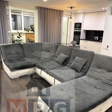 Миру вул., 1а