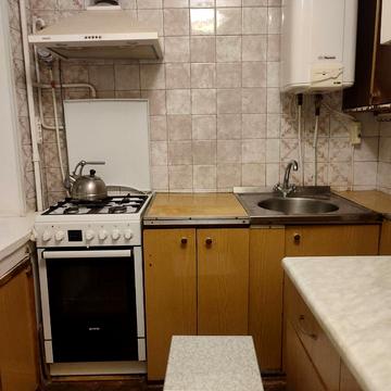 Нагірна вул., 12