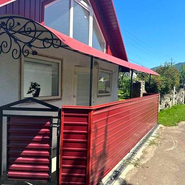 Здається будиночок у Верховині