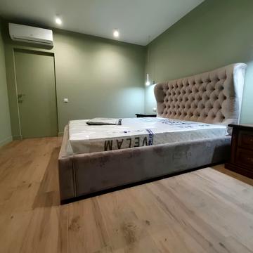 Набережна Перемоги вул., 44