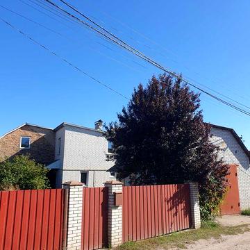 Продається частина двоповерхового будинку в селі Нові Петрівці