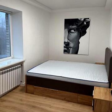 Квартальна вулиц вул. (Гладкова), 17