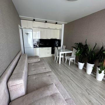 Салютна вул., 2