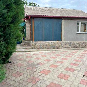 Продается дом в смт Юрьевка Павлоградский район 20000$ имеется торг