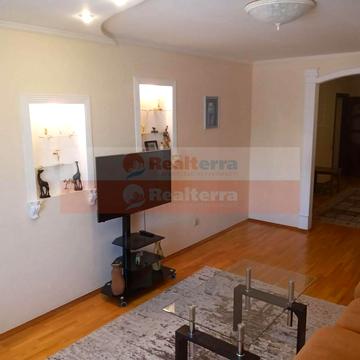 Стадіонна вул., 6а