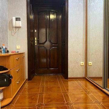 Продам 2 раздельных квартиры в отдельном крыле. ул. Светлая.