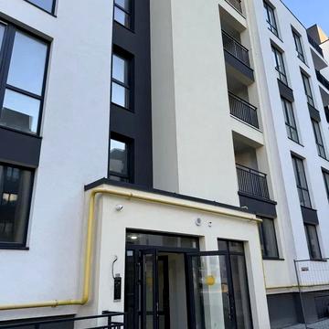 Героїв Крут вул., 1