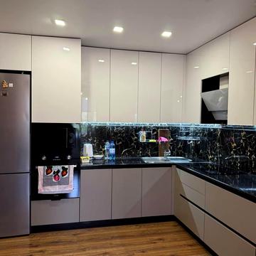 Героїв Чорнобиля вул., 3