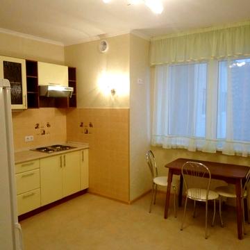 Олександра Мишуги вул., 12