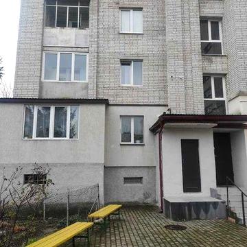 3 кімнатна квартира на 2 поверсі 5 поверхового цегляного будинку