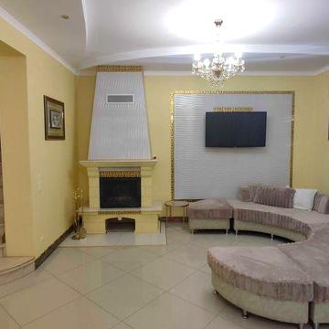 Продається комфортний будинок. Ужгород. Тихе місце. Все поруч.