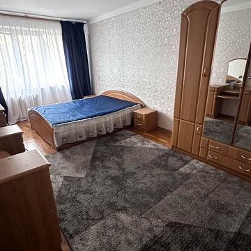 Миропільська вул., 3