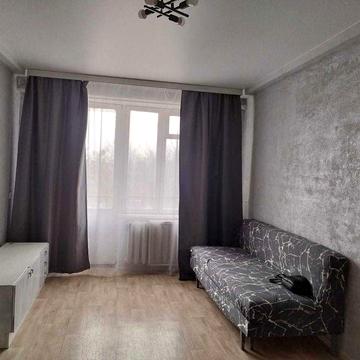 Метро Нивки чи Сирець. Задається 2-кімнатна  після ремонту